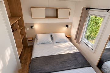 Lodge 3 prestige 1 salle de bain _ chambre parents camping la sir&egrave;ne