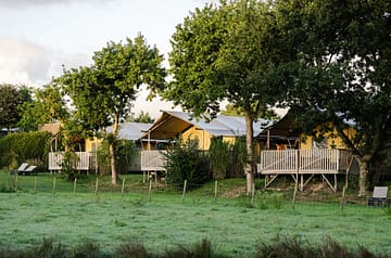 Campingplatz Les Mouettes - Mietunterkünfte - Zelt Glamping Natura, 4 Blumen, 6 Personen, 2 Schlafzimmer, 1 Badezimmer - Außenbereich
