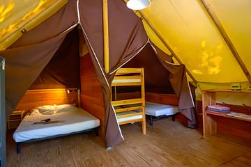 Camping Arc en Ciel - Unterk&uuml;nfte - Lodge Piloti - Schlafzimmer