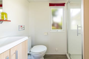 La Plage Fleurie campsite - Holiday rentals - Cottage Alizé - 4 persons - 2 bedrooms - Bathroom
