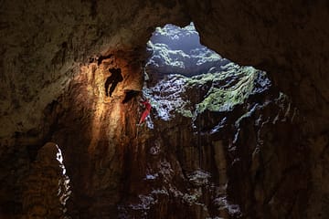 Ardèche - Grotte de l\'Aven d\'Orgnac - Ouverture naturelle sur l\'extérieur de la Grotte