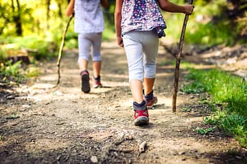 Ardèche - Mont Gerbier de Jonc - Enfants en randonnée