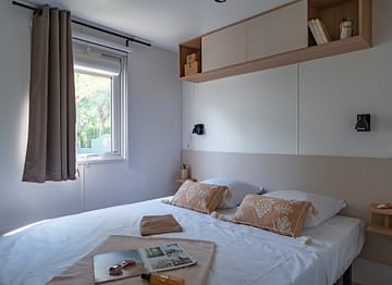 Camping la Sir&egrave;ne - H&eacute;bergements - Sir&egrave;ne 2 Confort - 4 personnes - 2 chambres - Chambre parentale