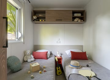 Camping la Sir&egrave;ne - H&eacute;bergements - Sir&egrave;ne 3 Confort- 6 personnes - 3 chambres - Chambre enfants