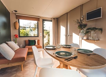 Camping la Sir&egrave;ne - H&eacute;bergements - Cocoon 2 - 4 personnes - 2 chambres - S&eacute;jour