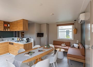 Camping la Sir&egrave;ne - Lodge 3 Prestige - salon et cuisine