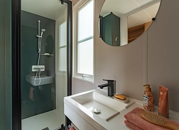 Camping la Sir&egrave;ne - H&eacute;bergement Lodge 3 Prestige - salle de bain