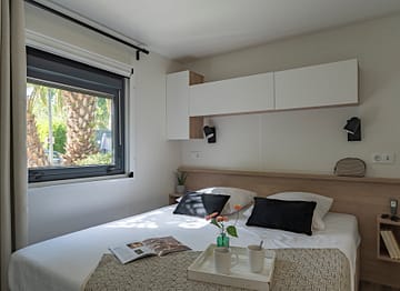 La Sirène campsite - Accommodation - Cottage 2 - 4/6 persons - 2 bedrooms - Bedroom and bathroom