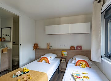 La Sirène campsite - Accommodation - Cottage 2 - 4/6 persons - 2 bedrooms - Children’s bedroom and bathroom