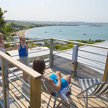 Camping Les Mouettes - Hébergements - Cottage Bahia Lodge Premium, 4 personnes, 2 chambres, 1 salle de bain - terrasse sur le toit