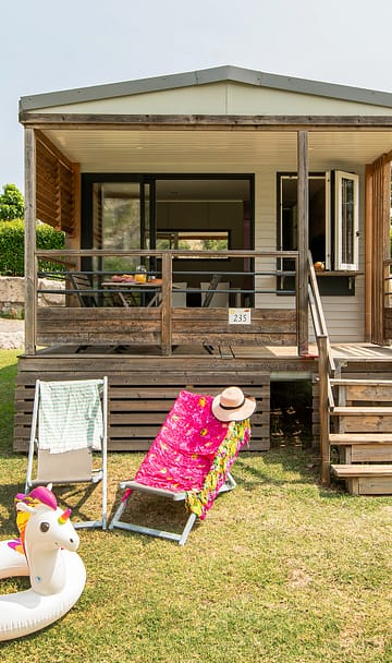 Camping La Plage Fleurie - Locations - Cottage Livia Premium - 4 personnes - 2 chambres - Extérieur