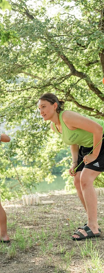 Camping Arc en Ciel - Activities - Children practicing archery