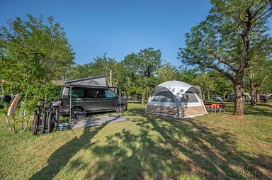 Camping Arc en Ciel - Emplacement pour les tentes et caravanes