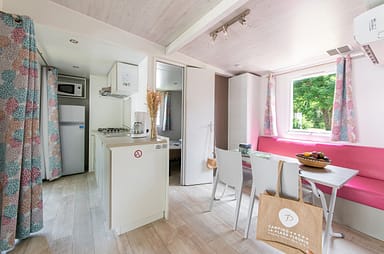 La Plage Fleurie campsite - Holiday rentals - Cottage Riviera - 4 to 5 people - 2 bedrooms - Living area 