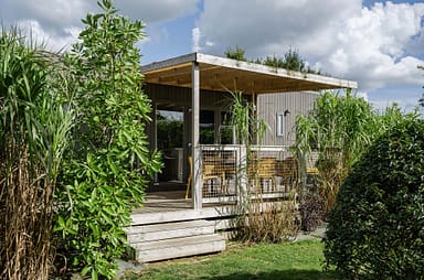 Les Mouettes campsite - Accommodation - Natura Premium Cottage with spa, 6 persons, 3 bedrooms, 2 bathrooms - terrace with spa