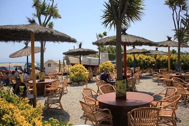 Campingplatz Amfora - Bars und Restaurants - Terrasse der Bar mit Blick aufs Meer