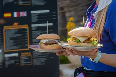 Campingplatz Amfora - Bars und Restaurants - Bestellung von Burgern