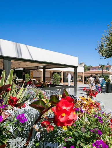 Campingplatz Amfora - Bars und Restaurants - Restaurant und Eingang des Campingplatzes