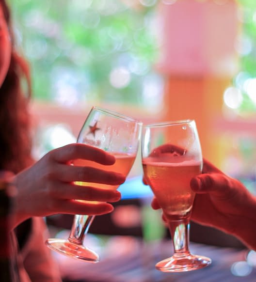 Campingplatz Amfora - Bars und Restaurants - Geselliges Essen im Restaurant El Jadinet de Sant P&egrave;re