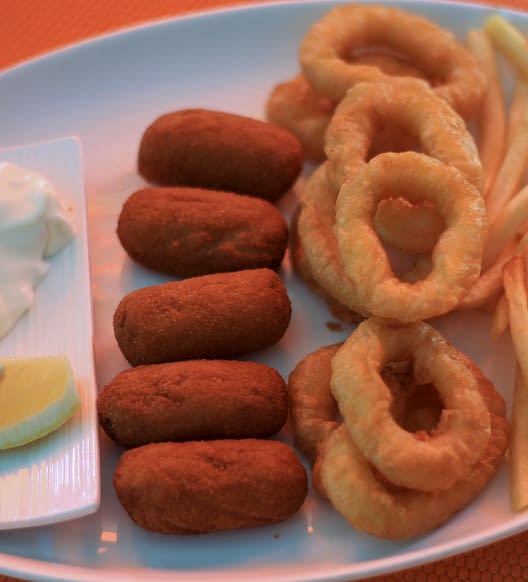 Campingplatz Amfora - Bars und Restaurants - Typische Gerichte im Restaurant El Jadinet de Sant P&egrave;re