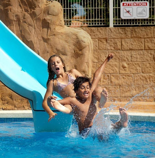 Camping Amfora - Todo para los niños - Tobogán en el espacio acuático