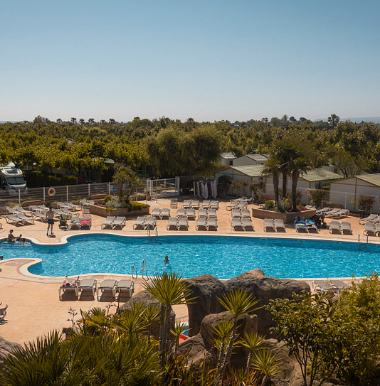 Camping Amfora - Espace aquatique - Piscine en forme d\'amphore