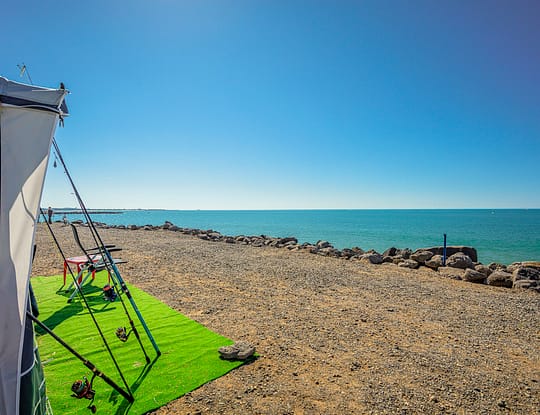 Camping Californie Plage - Hébergements - Emplacement vue mer - Emplacements de 80m² pour tentes en face de la mer