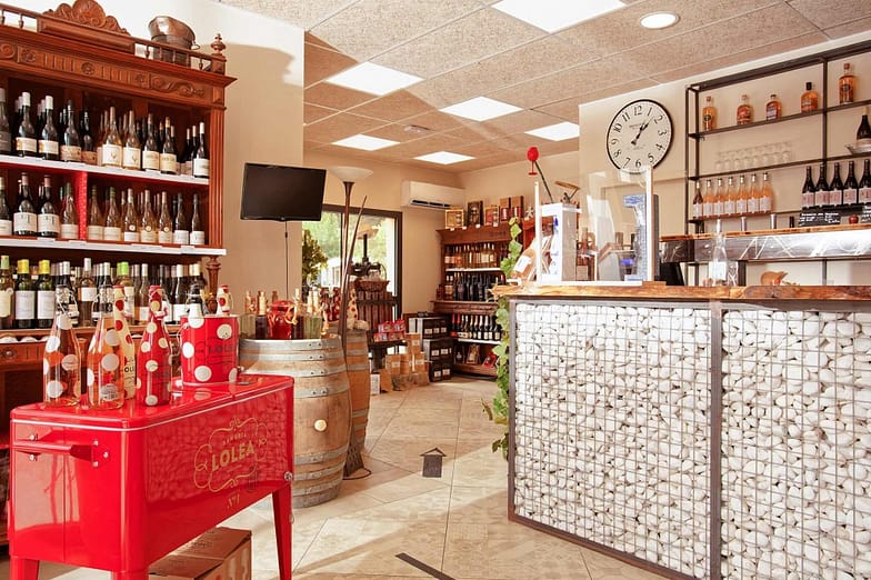 Camping Le Brasilia, services, cave à vin